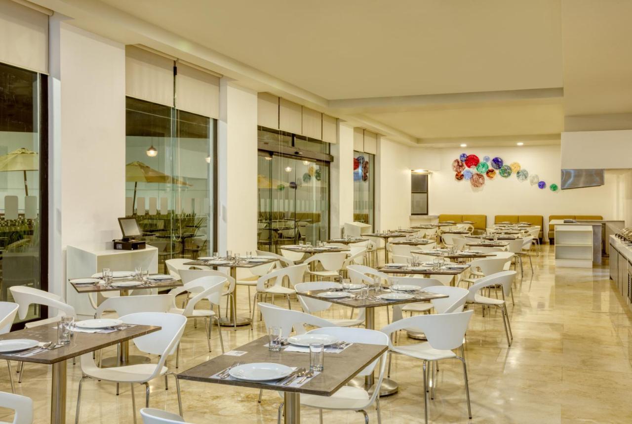 Fiesta Inn Guadalajara Aeropuerto Las Pintas Luaran gambar
