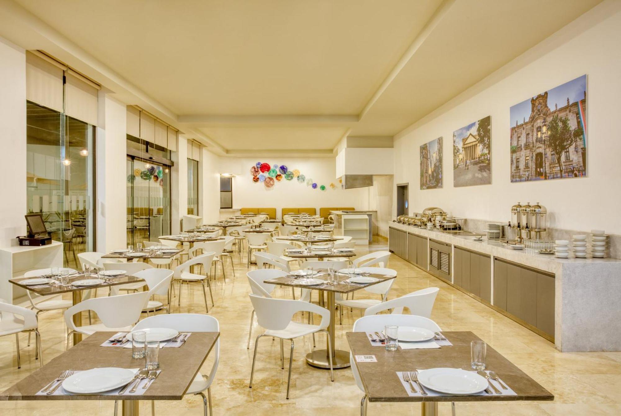 Fiesta Inn Guadalajara Aeropuerto Las Pintas Luaran gambar